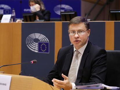 El comisario de Comercio, Valdis Dombrovskis, en el Parlamento Europeo el 2 de octubre.