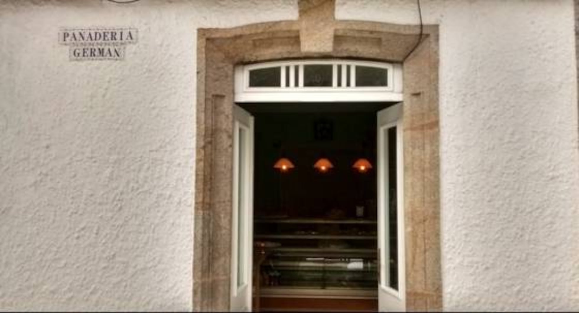 Porte-clés cœur imprimé à carreaux multicolores main image 0