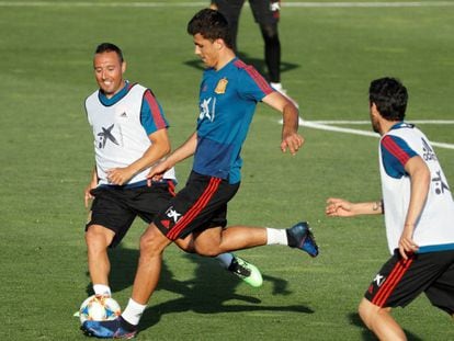 Cazorla, Rodri y Parejo, en el entrenamiento de la selección española. 