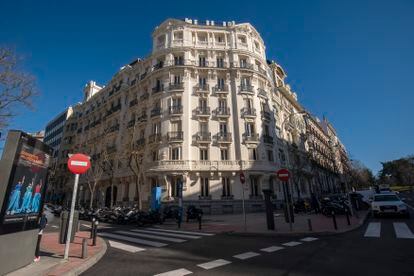 Building in Madrid for the luxury home of the head of the FGR, Alejandro Gertz.