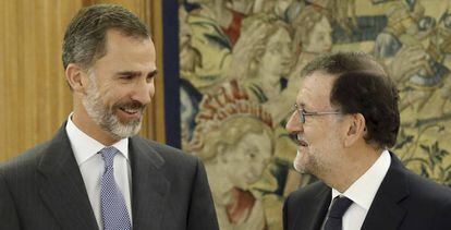 Felipe VI recibe a Mariano Rajoy en el palacio de La Zarzuela.