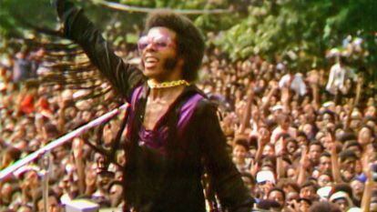 La historia de Sly Stone, el genio calidoscópico que destruyó su gloria