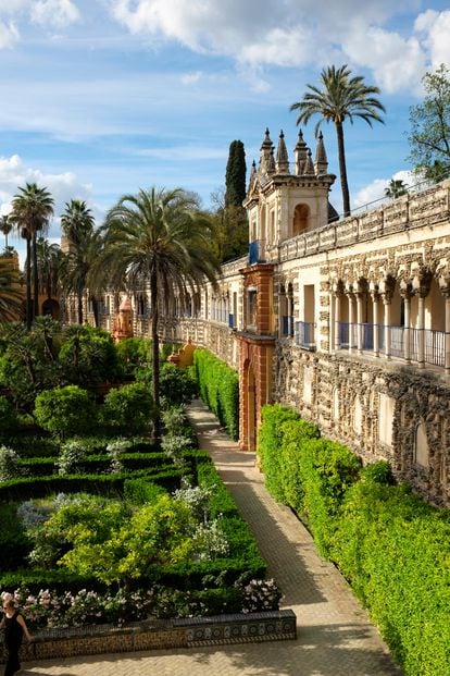 Vista de la Galería de Grutesco, en el Jardín del Estanque del Real Alcázar de Sevilla.