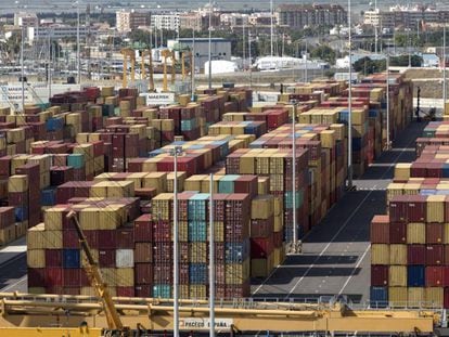 Contenedores en el puerto de Valencia, el pasado mes de noviembre. 