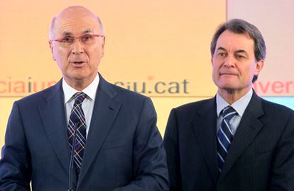 Los líderes de Convergència i Unió (CiU) Josep Antoni Duran Lleida (izquierda) y Artur Mas (derecha), actual presidente de la Generalitat de Catalunya.