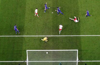 Julian Alvarez anota su segundo gol frente a México.
