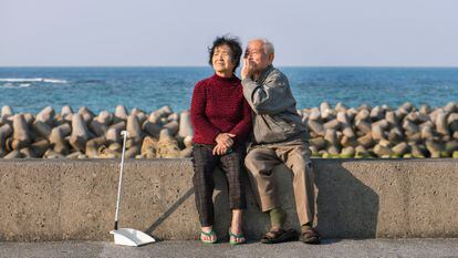Una pareja de Okinawa, una isla del sur de Japón cuyos habitantes tienen la mayor esperanza de vida del mundo desarrollado.