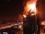 Las llamas devoran la estructura metálica del edificio Windsor, en el corazón del complejo Azca.