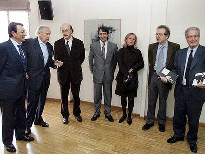 Emiliano Martínez, Francisco Pérez González, Andrés Ortega, Jesús Sánchez Lambás, María Cifuentes, Juan Pablo Fusi y Antonio Garrigues Walker, de izquierda a derecha, ayer durante la presentación de las <i>Obras completas</i> de Ortega.