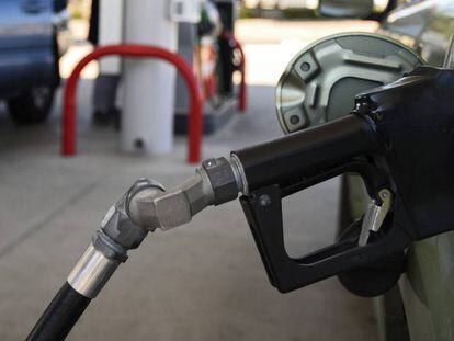 La gasolina y el gasóleo escalan a nuevos récords históricos; superan ambos los dos euros
