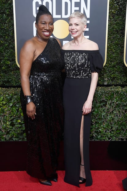Michelle Williams, vestida de Louis Vuitton, nominada por Todo el dinero del mundo, acudió acompañada de la activista Tarana Burke, la activista que creó el movimiento #MeToo en 2006 (y que después expandiría Alyssa Milano al hilo del escándalo de Harvey Weinstein). Burke, actualmente, dirige Girls for Gender Equality.