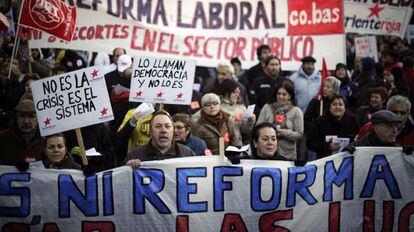 Protestas de empleados públicos en 2012 cuando les recortaron sus condiciones.