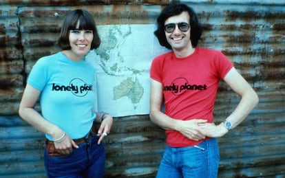 Maureen y Tony Wheeler, fundadores de Lonely Planet, en una foto tomada en Sidney en 1976.