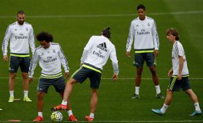 Benzema, Marcelo, Bale, Varane y Modric durante el entrenamiento del Madrid, este s&aacute;bado en Valdebebas.