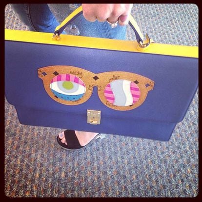 Con este maletín tan original acude a una reunión de trabajo.