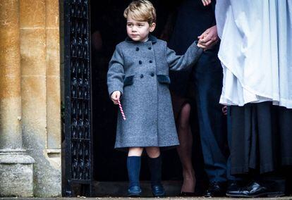 Príncipe Jorge, a la salida de la iglesia en Sandringham.