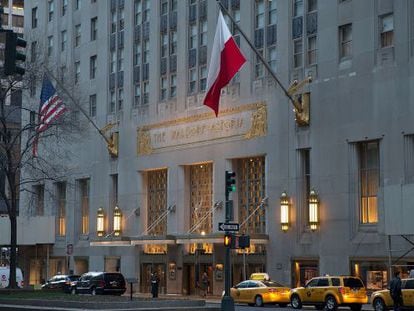 Fachada del hotel Waldorf Astoria en Nueva York