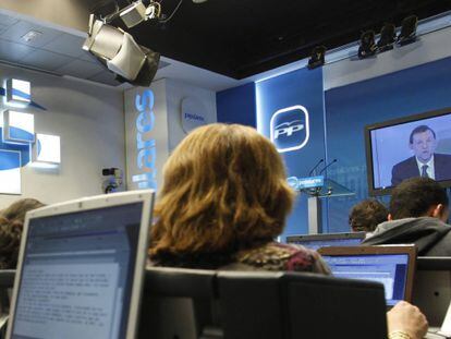 Rajoy defiende el ajuste como único antídoto contra la intervención
