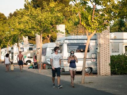 Un aparcamiento de autocaravanas en la localidad de Bétera (Valencia) en 2020.
