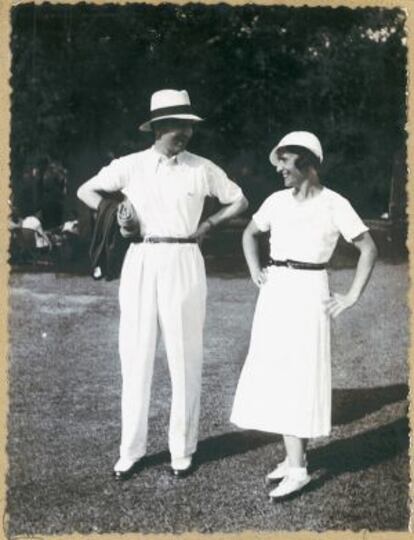 Lacoste y la golfista Simone Thion de la Chaume en Chantaco, uno de los clubs de golf más emblemáticos de Francia, perteneciente a la marca