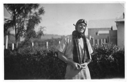 Roald Dahl como piloto de combate de la Royal Air Force.