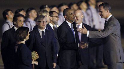 Barack Obama junto al rey Felipe VI (d), en el inicio de su visita a España.