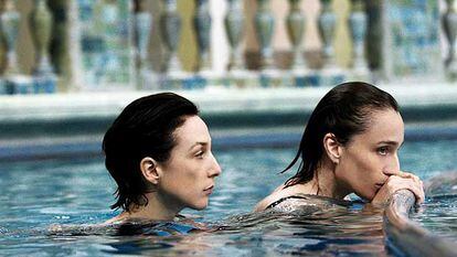 Las actrices Elsa Zylberstein (izquierda) y Kristin Scott Thomas, en <i>Hace mucho que te quiero,</i> del francés Philippe Claudel.
