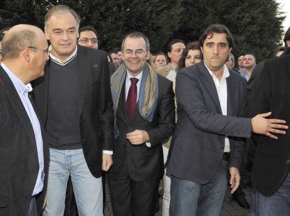 Baltar Blanco, al lado de Pons, Jes&uacute;s V&aacute;zquez y Pumar, a la derecha, en un acto del PP en 2011