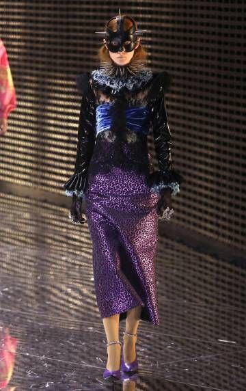 Una modelo con una de las creaciones de Gucci en la Semana de la Moda de Milán, el miércoles.