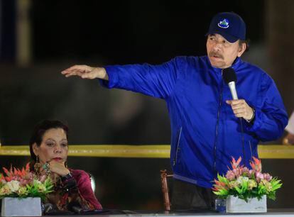 El presidente de Nicaragua, Daniel Ortega, junto a su esposa, Rosario Murillo.