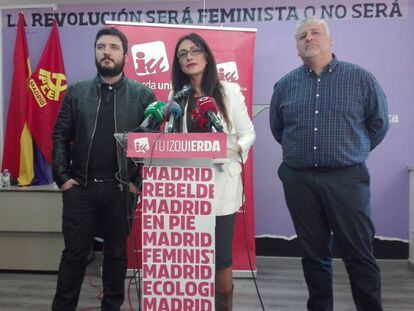 La candidata de IU a la Comunidad de Madrid, Sol Sánchez, el responsable de Relaciones Políticas, Álvaro Aguilera, y el de Área Interna, Javier Viondi. En vídeo, el portavoz de IU en Madrid, Mauricio Valiente, llama a la "unidad de la izquierda".