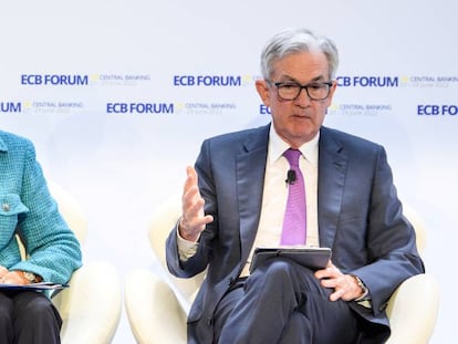 Christine Lagarde junto a Jerome Powell en el foro de bancos centrales que organiza el BCE en Sintra