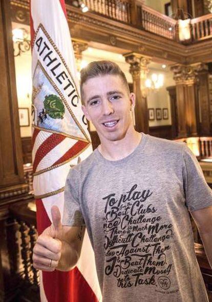 Muniain, tras firmar su renovación hasta 2024 en Ibaigane.