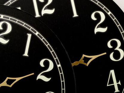 Imagen de un reloj con el cambio de hora del próximo domingo 27 de marzo.