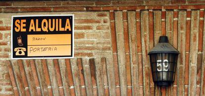 La descoordinación entre inmobiliarias complica el arrendamiento de una vivienda en el centro de Madrid.