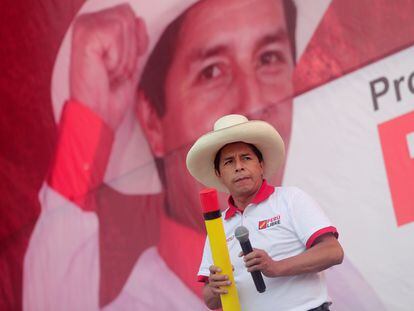El candidato presidencial Pedro Castillo, en un acto de campaña el pasado martes en Lima, Perú.