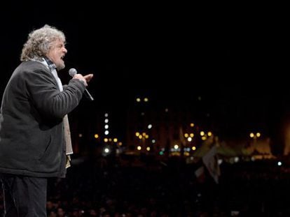 El líder del Movimiento 5 Estrellas, Beppe Grillo, durante un mitin en Roma.