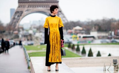 No hay mejor escenario para posar que la Torre Eiffel

Yasmin Sewell demuestra que no hay semana de la moda parisina sin el posado de rigor frente al faro de la ciudad de la luz.