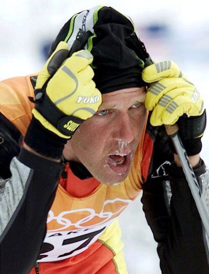 Johann Muehlegg, tras ganar la prueba de 50 kilómetros de esquí de fondo en los Juegos de 2002.