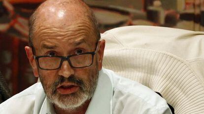 Raúl Sánchez, padre de Tania Sánchez, el pasado 27 de noviembre en un pleno del Ayuntamiento de Rivas.
