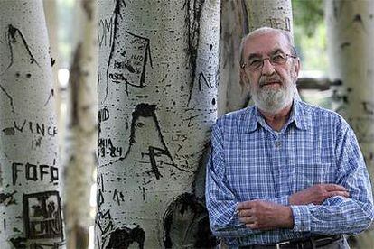 Ángel González, ayer en Madrid.