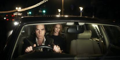 Nick Cave i Kylie Minogue, en un moment de '20.000 días en la Tierra'.