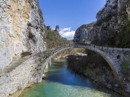 El puente de piedra de Kokoris, en la región griega de Zagori.