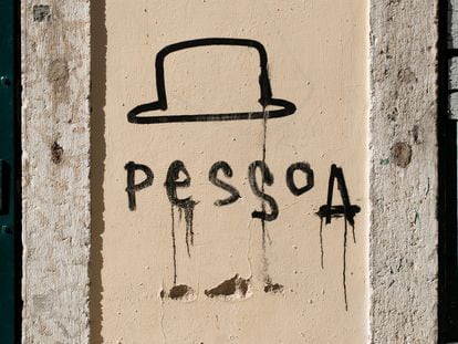 Dibujo del sombrero de Pessoa, en Lisboa.