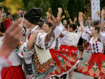 Bailes tradicionales en el Día Nacional del Vino, en Chisináu, la capital de Moldavia.