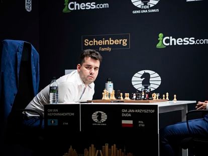 Ian Niepómniashi, durante su partida de la 6ª ronda, este jueves, frente a Jan Duda