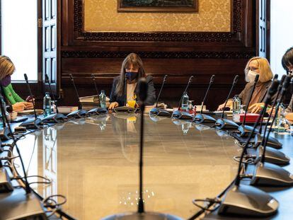 La presidenta del Parlament de Cataluña, Laura Borràs, ha presidido esta martes la reunión de la Mesa del Parlament, en Barcelona.