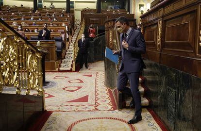 El presidente del Gobierno, Pedro Sánchez, tras intervenir en la sesión del Congreso de los Diputados.