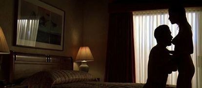 Alec Baldwin y Kim Basinger en 'La huida'. Eran los años 90, Internet estaba en pañales y el cine se atrevía con escenas realistas de sexo.