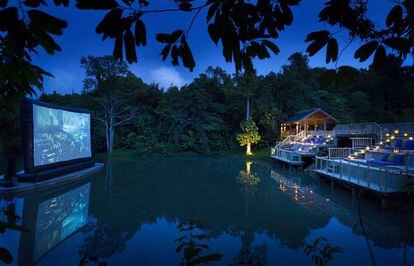Vista del Cinema Paradiso, en el hotel Soneva Kiri (Tailandia).